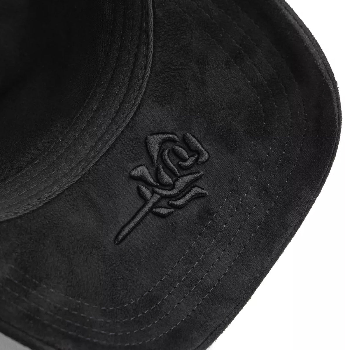 GORRA PROBLEMATIC & DANGEROUS CLUB LOVERS HEART BLACK